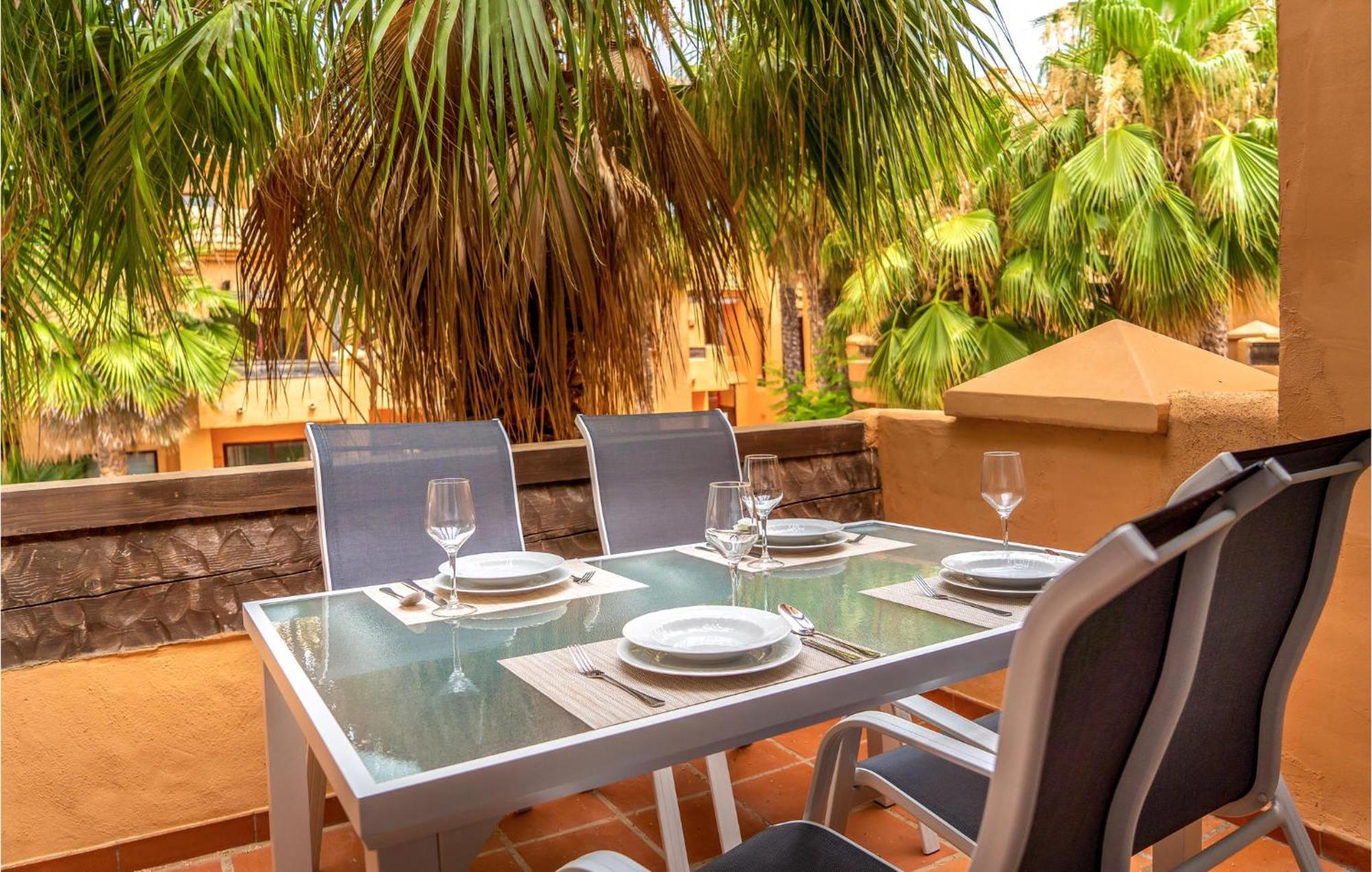Lovely Apartment In Los Alcazares With Kitchen Eksteriør billede
