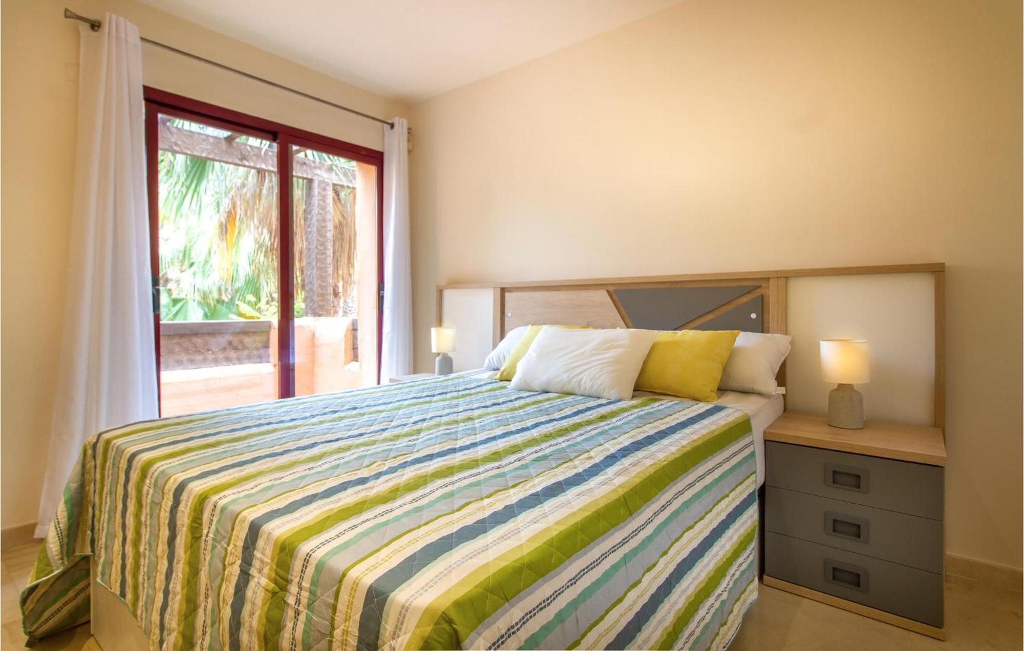 Lovely Apartment In Los Alcazares With Kitchen Eksteriør billede