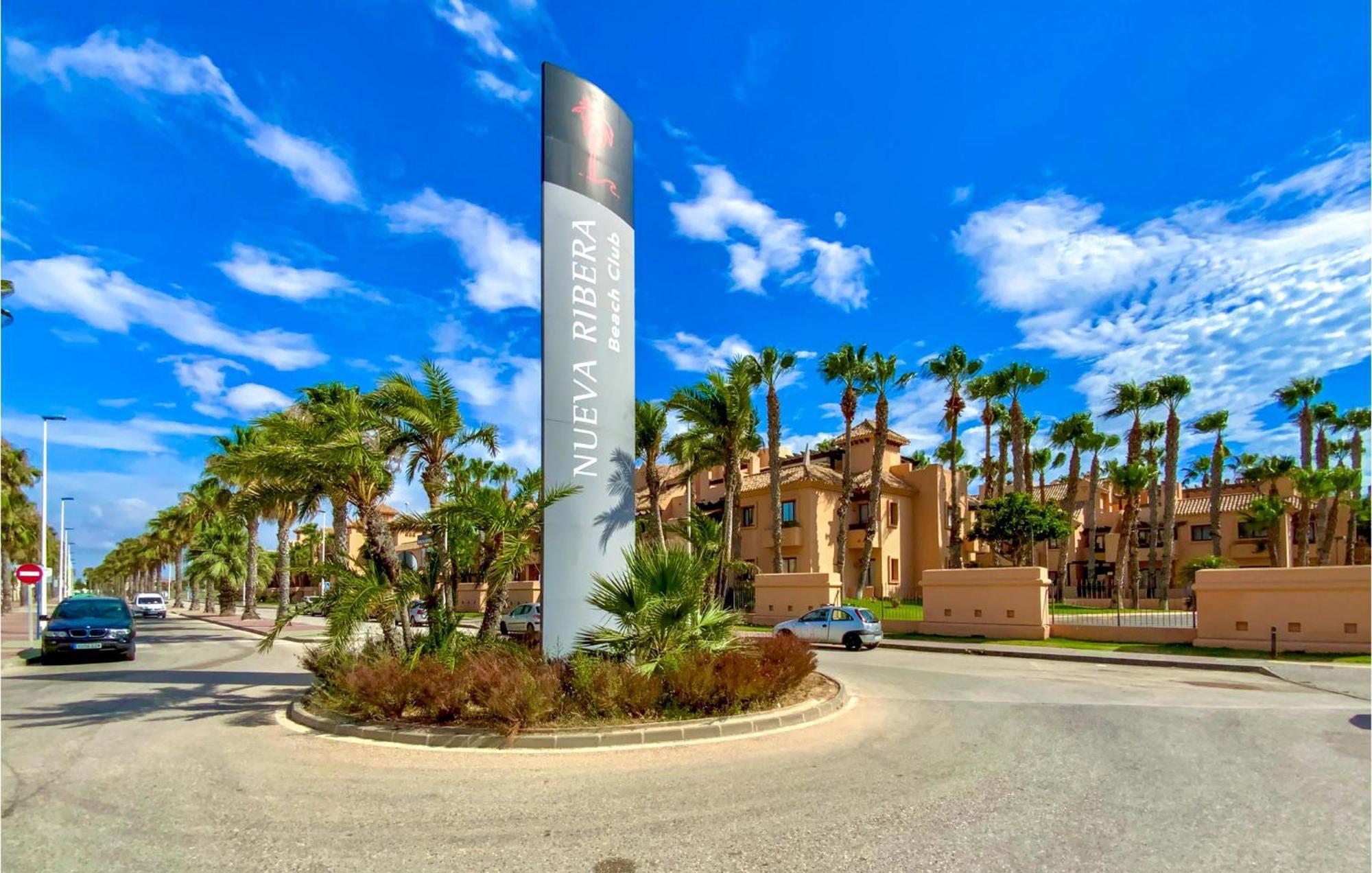 Lovely Apartment In Los Alcazares With Kitchen Eksteriør billede