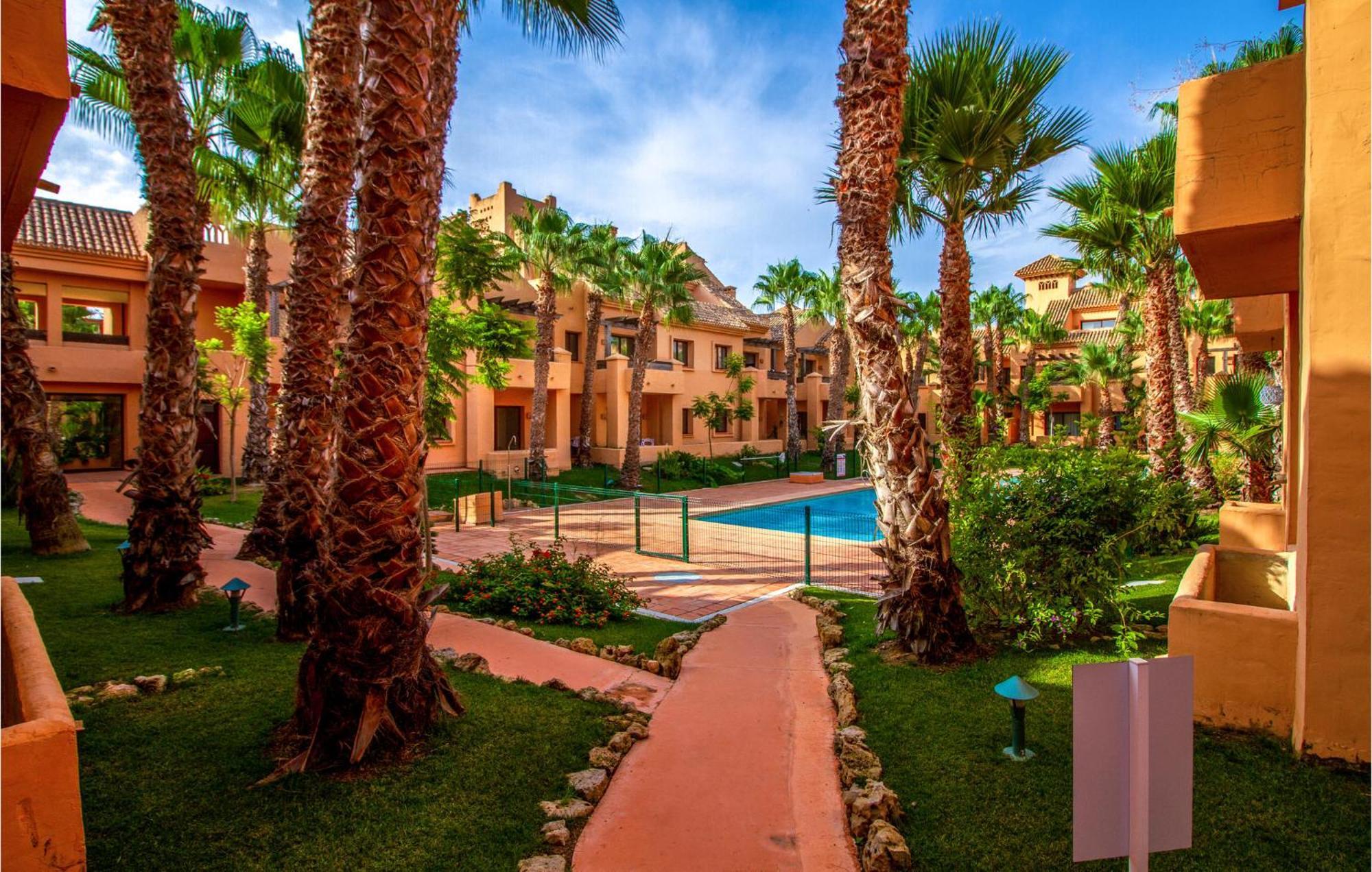 Lovely Apartment In Los Alcazares With Kitchen Eksteriør billede