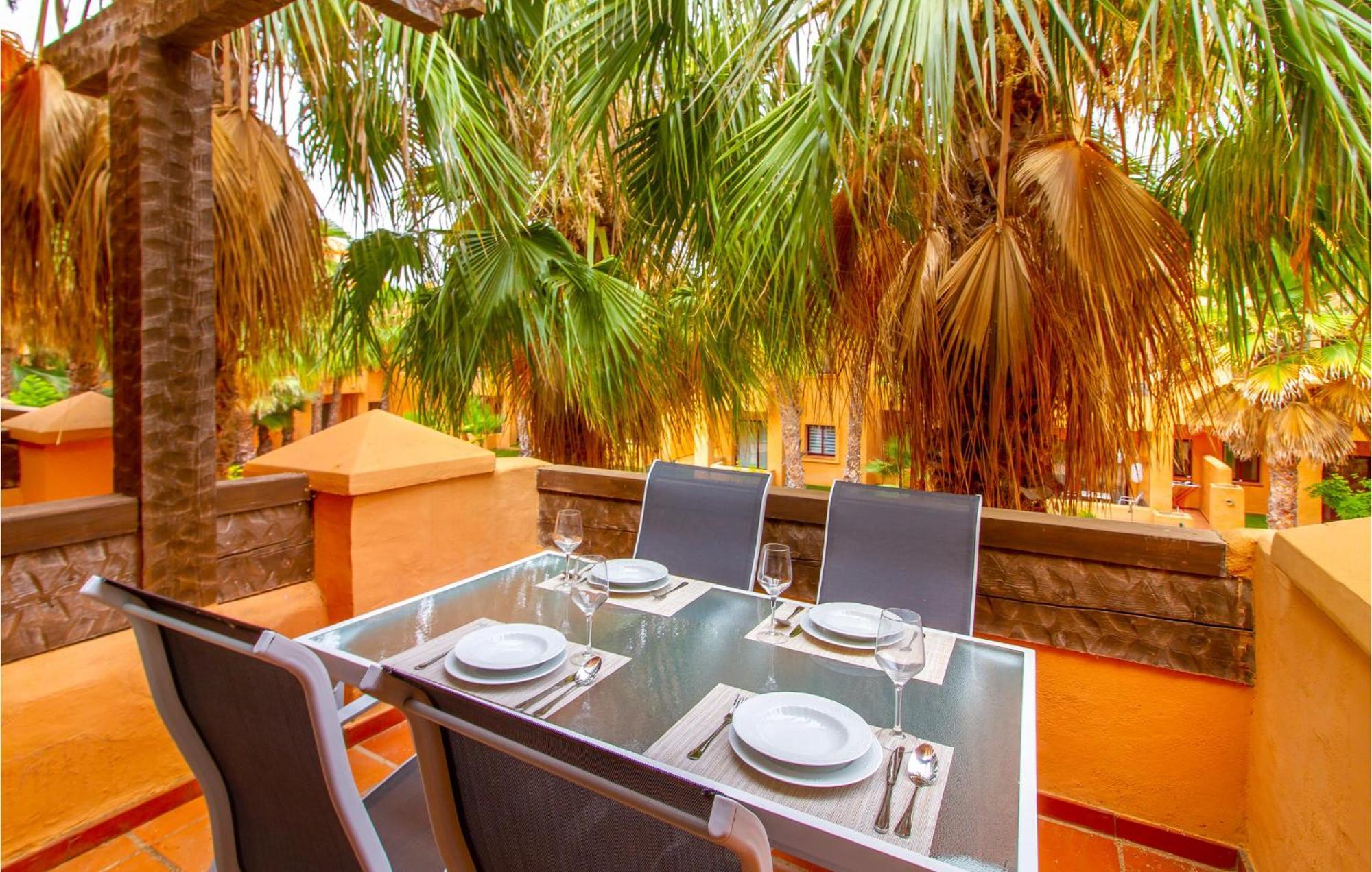 Lovely Apartment In Los Alcazares With Kitchen Eksteriør billede